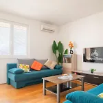 The Orange House Apartmán *