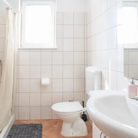 The Orange House Apartment *