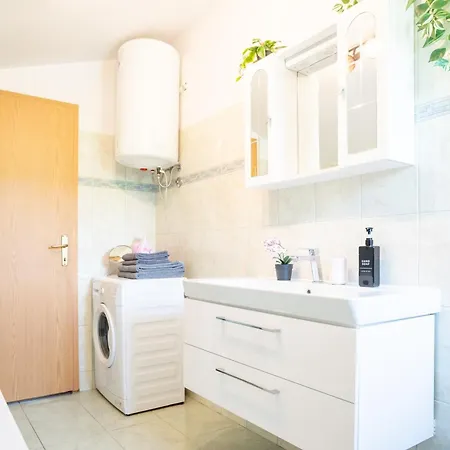 Apartment The Orange House *