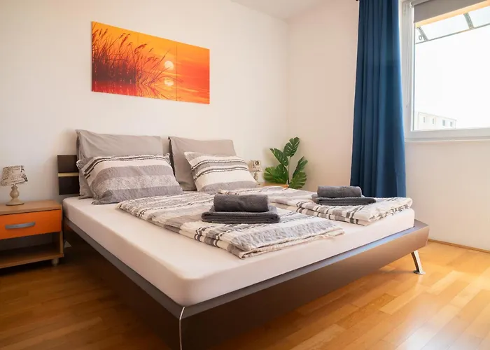 아파트 The Orange House