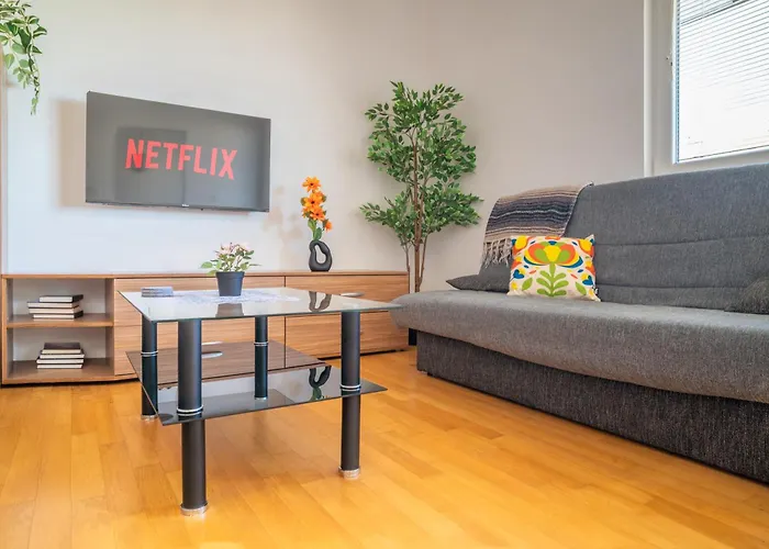 아파트 The Orange House *