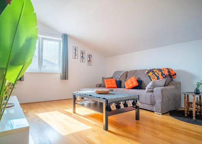 The Orange House 아파트