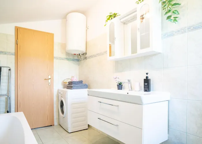 아파트 The Orange House *