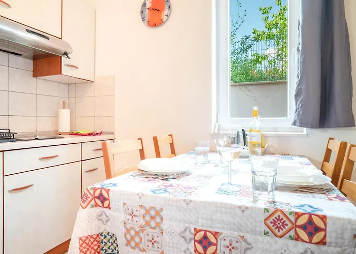 아파트 The Orange House